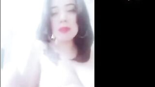 شرموطه مصرية سكرانه وبتقول كلام سكس لحبيبها