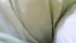 شاهد دجال بينيك بنت صغيرة ويفتحها وفيلم سكس جامد