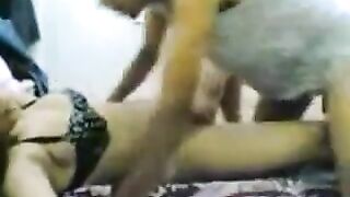 شرموطة مصرية مش عايزة تتصور سكس مصري