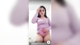 بنت عربية تعرض جسمها فيديو سكس في مكالمة فيديو