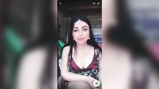 بنت عربية تعرض جسمها فيديو سكس في مكالمة فيديو