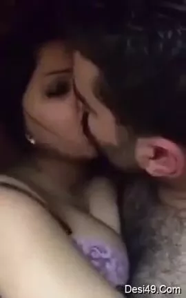 فتاة مع صديقها سكس عراقي جديد 