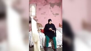 سكس فلاحة مصرية تمص الزبر وتتناك نيك خلفي