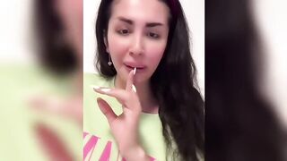 ميرا النوري بتشرح كيف تحولت من قحبة الى ممثلة سكس محترفة