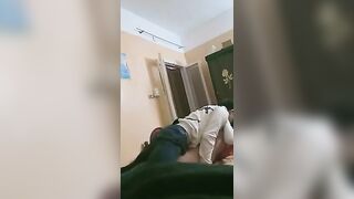 مراهق مصري واخد زميلته فى المدرسة الشقة ويقلعها بالعافيه وينك طيزها - سكس مصري