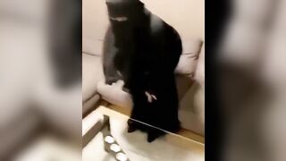 زب انطونيو سليمان في مواجهة طياز بنات السعودية