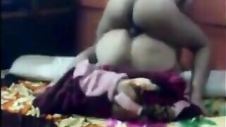 شاب فحل يدمر طيز مربربه مصريه - سكس مصري