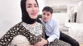 ميرا النوري العراقية تجيب صديقها على البيت وينيكها - سكس عربي