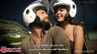 كاتي السمراء الجميلة تتعرض لوقاحة ساخنة جدا من حبيبها اثناء النيك على السرير - سكس مترجم